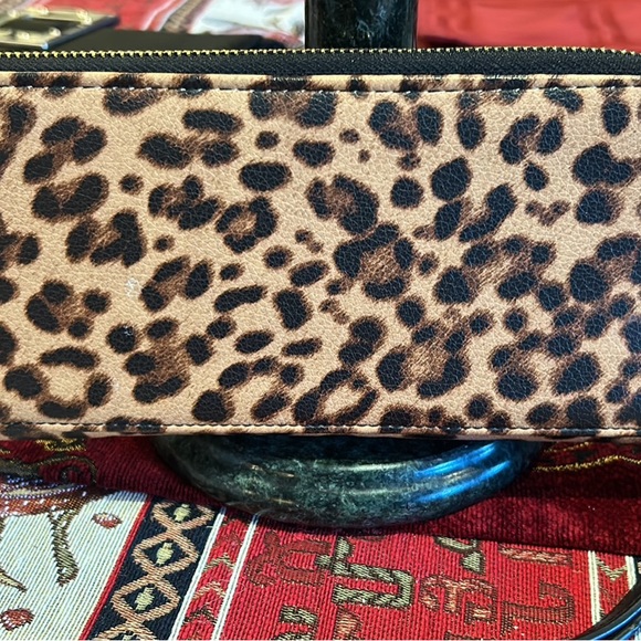 NWOT Enzo Angiolini Ahtuee’s Wristlet - Wallet - Picture 3 of 6